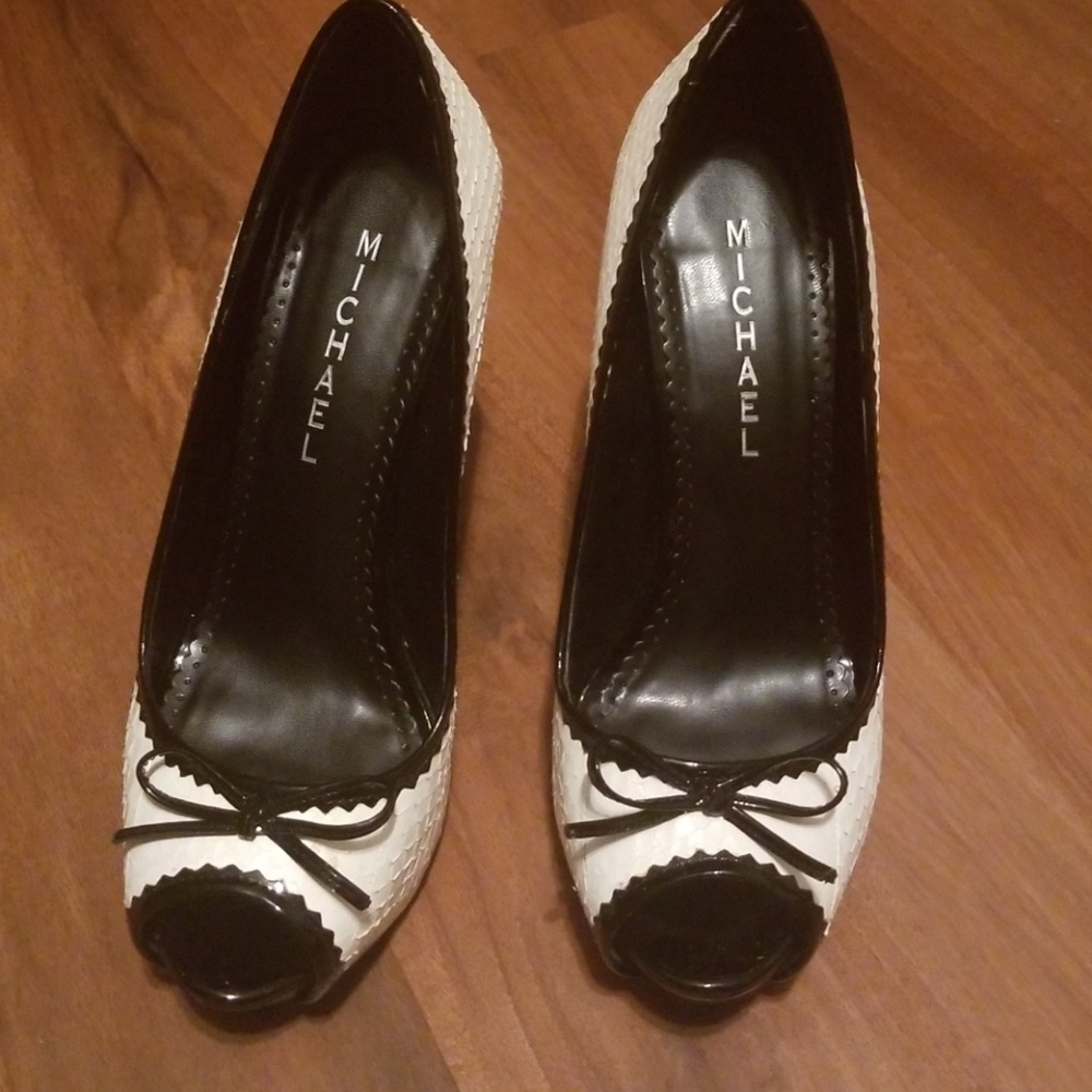 Black + White peep-toe bow heels